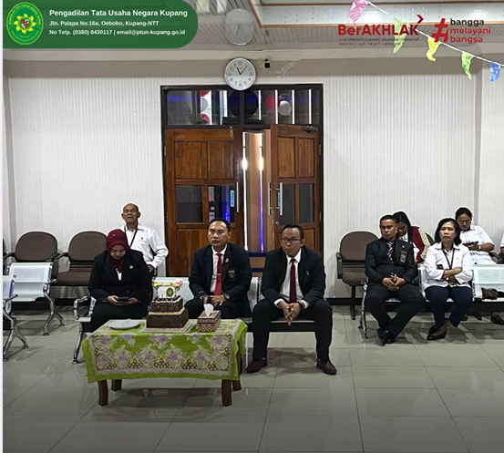 Pemotongan kue ulang tahun Mahkamah Agung Republik Indonesia yang ke-79