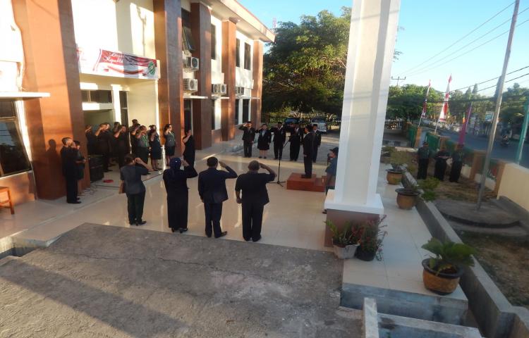 Upacara Memperingati HUT RI Ke 72