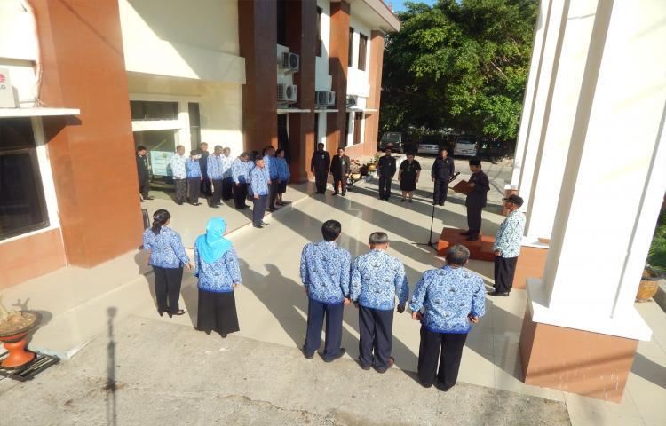 Upacara Memperingati Hari Pahlawan yang ke-72